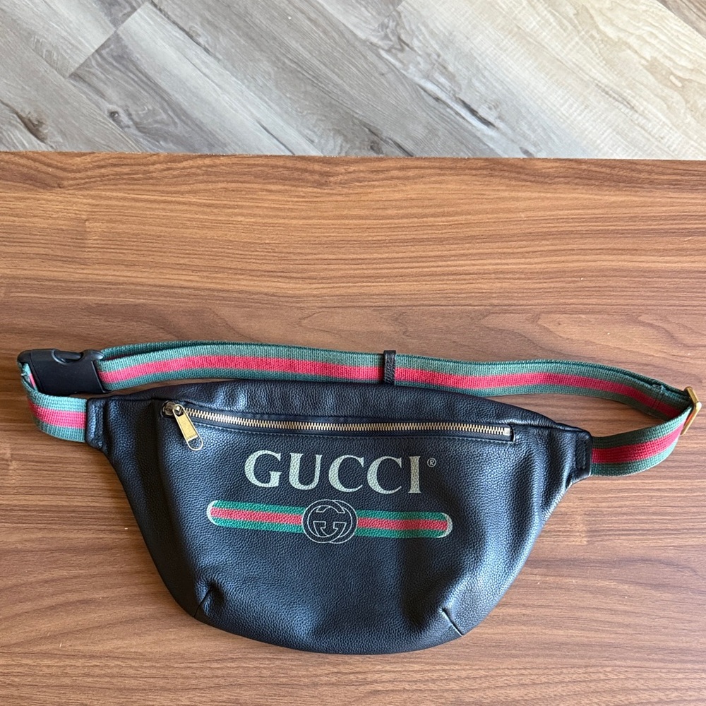 Gucci Black Leather Logo Print Belt Bag